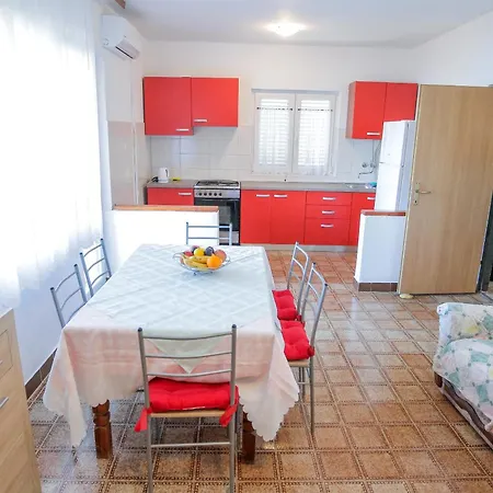Ivka Apartment