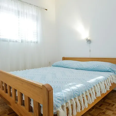Ivka Apartment *