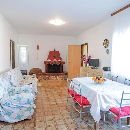 Ivka Apartmán Veli Rat
